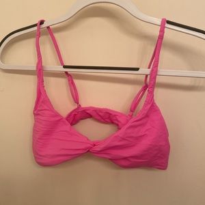 SKIMS twist front bra - size M